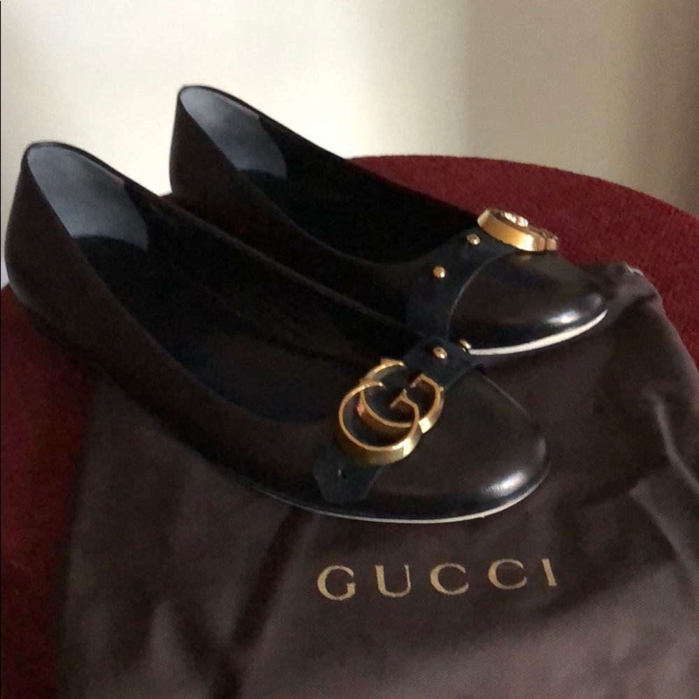 Gucci leather flats